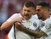 إينتراخت فرانكفورت يصعق بايرن ميونخ بثلاثية ويفوز بكأس ألمانيا