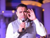 جامعة عين شمس تلغى حفل الفنان محمود الليثى والأمن يصرف الطلاب