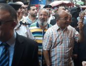 مدير أمن الإسكندرية يتفقد سوق المنشية لمتابعة الأسعار