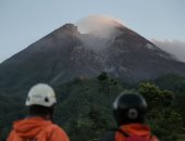 صور.. ثوران بركان جبل ميرابى فى إندونيسيا للمرة الرابعة خلال 24 ساعة