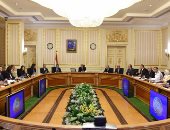 شريف إسماعيل يرأس اجتماعا لتنمية البحيرات والثروة السمكية بحضور 7 وزراء -صور