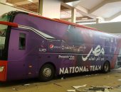 صور.. بريزنتيشن تستقبل المنتخب الوطنى بحافلة خاصة فى الكويت