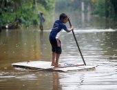 سريلانكا تغرق فى مياه الفيضانات وشلل تام بالحركة المرورية