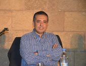 فيديو.. الشاعر محمد احمد بهجت : حذاء رجالى وراء قصة حب وزواج أبى وأمى