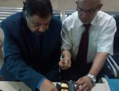 جمارك مطار القاهرة تضبط محاولة تهريب كميه من السبائك الذهبية.. صور