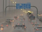 إعصار "مكونو" يضرب عمان.. والسلطات تحذر المواطنين من الأماكن المنخفضة