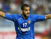 4 مباريات تفصل الكويتى بدر المطوع لانتزاع لقب عميد لاعبى العالم من أحمد حسن