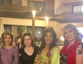 إلهام شاهين تنشر صورا وسط صديقاتها.. وتعلق: "الصداقة أجمل شىء بالدنيا"