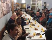 صور.. إفطار مشترك بين مسلمين ويهود فى معبد ببلجيكا