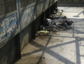 صور.. كوبرى مشاه بين حلمية الزيتون والمطرية يستخدم كوكر لتعاطى المخدرات