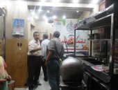 صور.. تحرير 77 محضر مخالفات تموينية فى حملة بمدينة طهطا بسوهاج