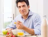 4 مشروبات طبيعية لعلاج الانتفاخ بعد وجبة الإفطار