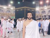 شاهد.. مدافع الزمالك بملابس العمرة فى السعودية