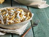 فطارك وسحورك عندنا صحى.. اليوم الـ13 فى الإفطار مكرونة بالصوص الأبيض والفراخ