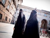 سيناتور هولندى: حظر النقاب خطوة أولى سيعقبها إغلاق كل المساجد فى البلاد