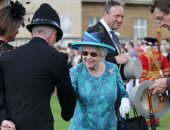 صور.. ملكة بريطانيا تشرف على حفل غنائى فى ساحات قصر باكنجهام