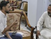 شاهد.. المحمدى يتبرع بـ7 رحلات عمرة ووحدة غسيل كلوى لأهالى قريته بالغربية