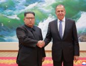 صور.. زعيم كوريا الشمالية فى اجتماع مع وزير خارجية روسيا: عازمون على نزع النووى