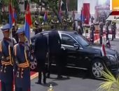 الرئيس السيسي يستعرض حرس الشرف بمقر البرلمان قبل أداء اليمين
