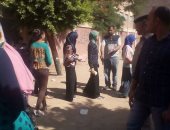 صور..  إجراءات أمنية قبل دخول لجان امتحانات الثانوية العامة فى المنيا