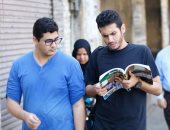 صور.. تفتيش ذاتى للطلاب وأجهزة كاشفة للمعادن بلجان مدارس شبرا بالقاهرة