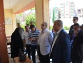 محافظ الإسماعيلية يطمئن على انتظام لجان امتحانات الثانوية العامة "صور"