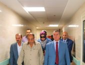 فيديو وصور.. محافظ كفر الشيخ يفاجئ مستشفى برج البرلس المركزى 