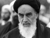 أول رئيس لإيران: الخمينى خان الثورة الإسلامية