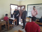 صور.. رئيس جامعة الأزهر يتفقد لجان امتحانات الثانوية الأزهرية بالعباسية