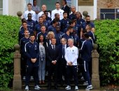 ماكرون وزوجته يزوران معسكر تدريب المنتخب الفرنسى فى باريس