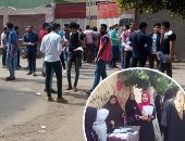 صور.. الغشاشون فى قبضة التعليم بثانى أيام امتحانات الثانوية العامة.. ضبط الطالب المسئول عن تصوير أسئلة الاقتصاد بسوهاج.. وطلاب لجنة بكفر الشيخ يحاولون الغش بالقوة والشرطة تسيطر على الموقف