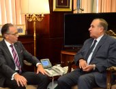 وزير التنمية المحلية وسفير أستراليا يستعرضان الفرص الاستثمارية بمصر