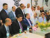 بالفيديو والصور.. محافظ كفرالشيخ يتناول الإفطار مع أهالى الضبعة بالرياض