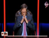 فيديو.. مصطفى يونس يبكى على الهواء بسبب والدته