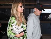 شاهد.. باريس هيلتون تستعد للسفر لتركيا من مطار لوس أنجلوس مع خطيبها