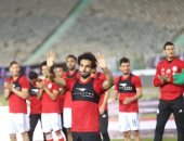 فيديو.. طبيب المنتخب يكشف مستجدات إصابة محمد صلاح وفرص لحاقه بلقاء أوروجواى