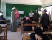 رئيس المنطقة الأزهرية بجنوب سيناء يتفقد امتحان الثانوية الأزهرية بدهب ونويبع