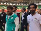 فيديو.. رئيس الشيشان يستقبل محمد صلاح بملعب أحمد أرينا فى جروزني