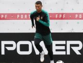 كريستيانو رونالدو يستعد لقمة كأس العالم أمام إسبانيا.. صور وفيديو