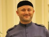 نكشف هوية المترجم المرافق لـ"محمد صلاح" مع رئيس الشيشان