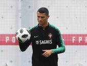 شاهد.. سحر كريستيانو رونالدو فى تدريبات البرتغال قبل مواجهة إسبانيا