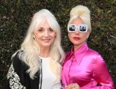 رغم جدول أعمالها المزدحم.. ليدى جاجا فى احتفالية خيرية مع والدتها