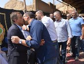 صور.. خالد صلاح ومحمود سعد يشيعان جثمان والد عمرو وعلاء الكحكى