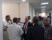 محافظ الإسكندرية يتفقد تلقى طلبات تقنين أوضاع واضعى اليد على أراضى الدولة