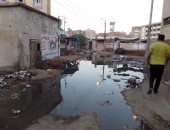 صور.. مياه الصرف تغرق شوارع قرية محلة أبو على القنطرة بالغربية