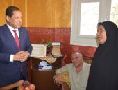 ‏محافظ الغربية يزور عدد من أسر الشهداء لتقديم التهنئة بمناسبة عيد الفطر 