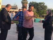 صور.. مطار القاهرة يستقبل المسافرين بكحك العيد