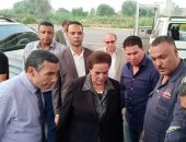 صور .. محافظ البحيرة تتفقد مجمع مواقف السيارات بدمنهور