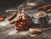 فوائد القرفة عديدة منها الحفاظ على مستوى السكر فى الدم