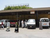 صور.. محافظ سوهاج يتابع تطبيق التعريفة الجديدة لنقل الركاب بجميع المواقف